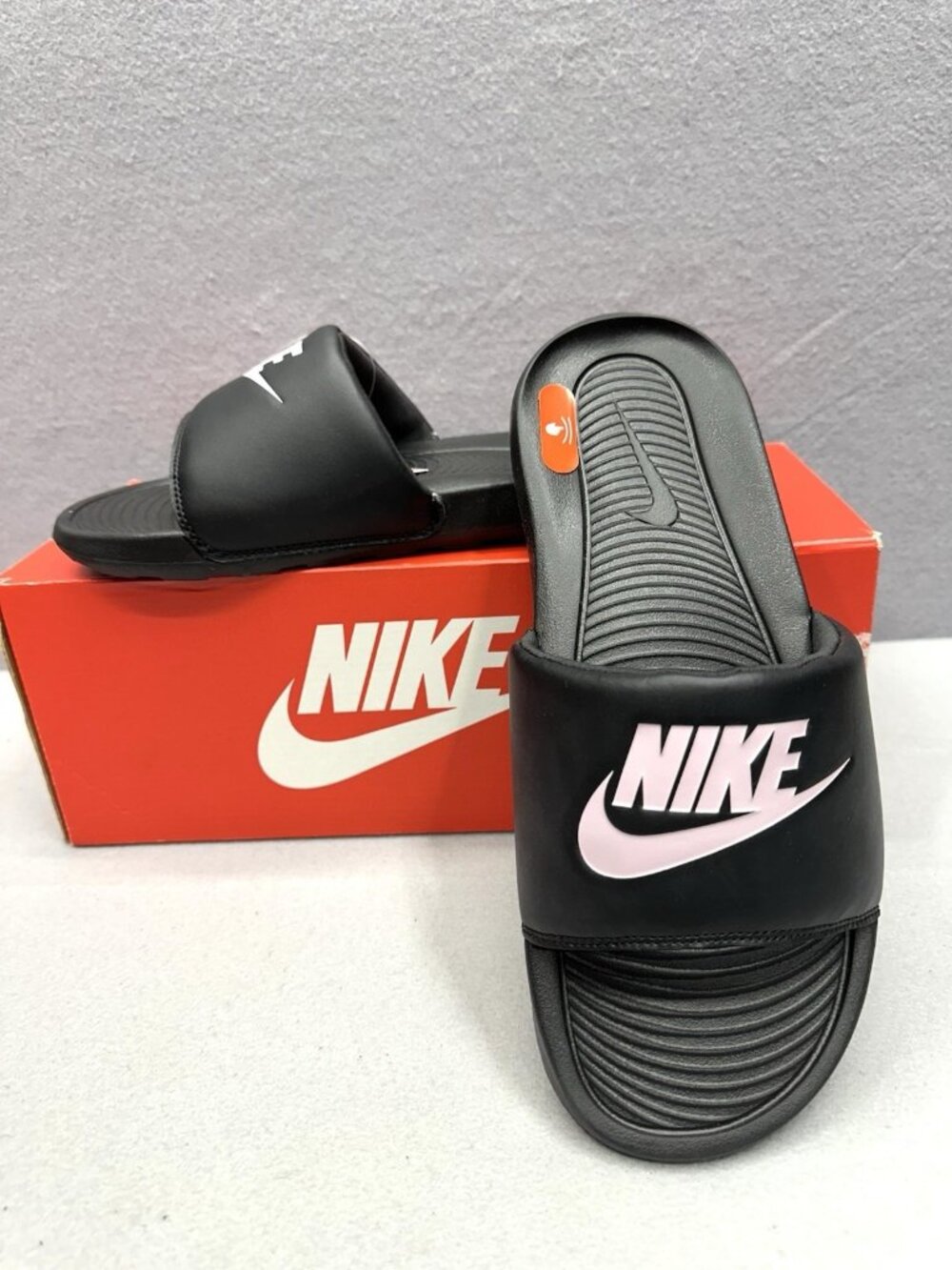Nike Victori One Womens 11 NIB Black Pink Slides CN9677-002 Sandal Pool Shoes